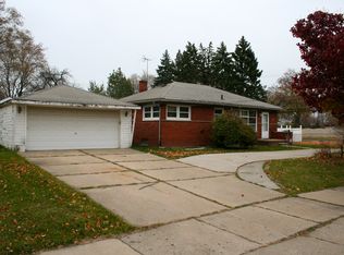 19169 Huntington Ave, Harper Woods, MI 48225