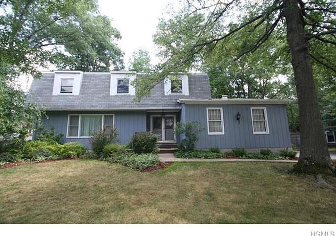 1st image of 27 Gregory Dr