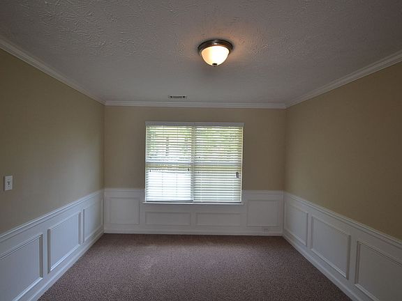 3rd image of 950 Laurel Cove Dr
