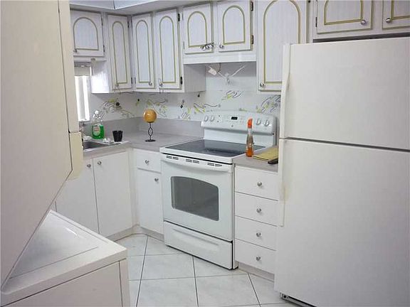2nd image of 9523 S Hollybrook Lake Dr APT 109