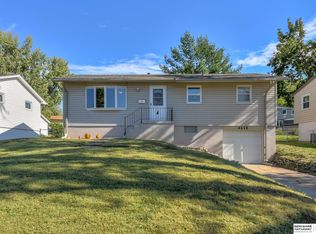 8618 Birch Dr, La Vista, NE 68128