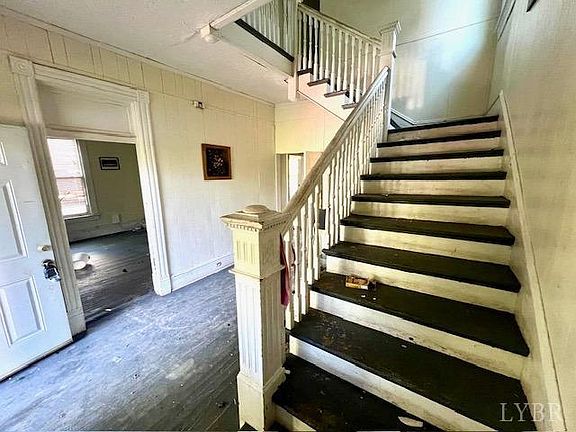 3rd image of 1807 Floyd St