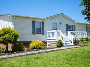 59 Chestnut Acorn Rd, Martinsville, VA 24112