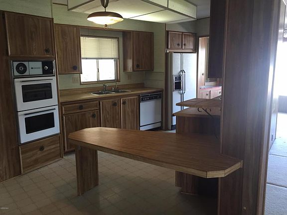 4th image of 128 Poinsettia Gardens Dr Space 128