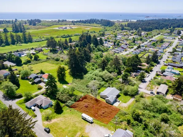 2795 Oliver Ave, Crescent City, CA 95531