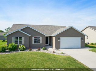 2287 Meadow Heights Cir, Neenah, WI 54956