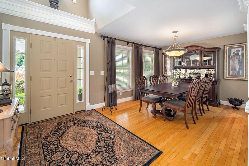 5th image of 137 Trillium Lane