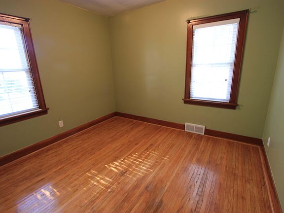 5th image of 915 N Monroe Ave