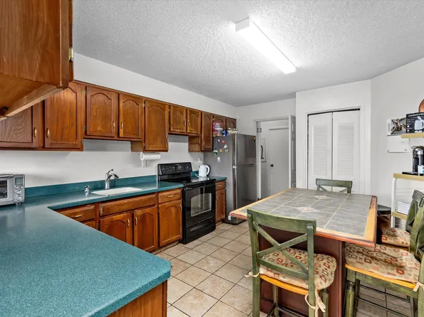 401 Harmon Cove Tower image 9 of 47