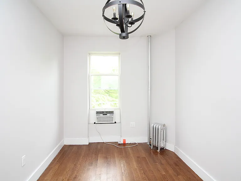 135 Decatur St #2R — Photo 6