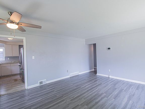 3rd image of 29864 Brooklane St
