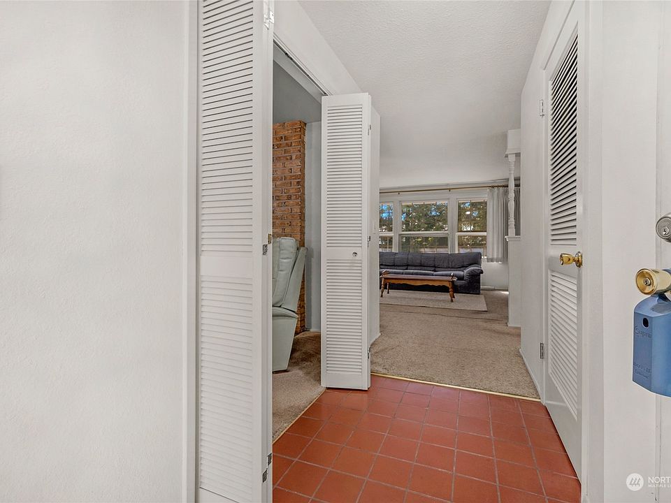 1st image of 9526 47th Drive NE