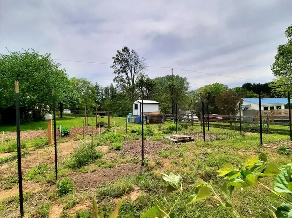 26 Calico Rock Ln, Hendersonville, NC 28792