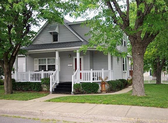 5th image of 171 E Penning Ave