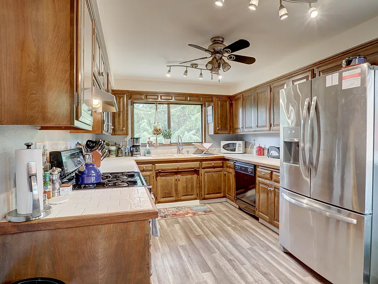 Windemere Dr NW — Photo 20