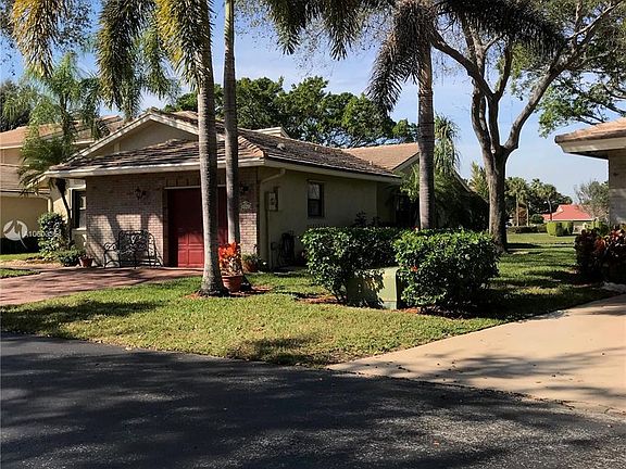 4th image of 3361 Lake Shore Dr