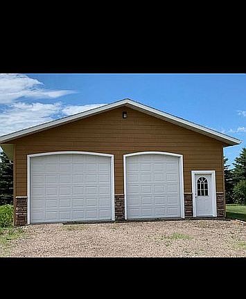 Detached garage/shop