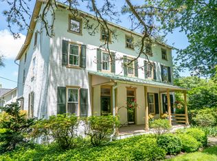 565 Clothier Springs Rd, Malvern, PA 19355