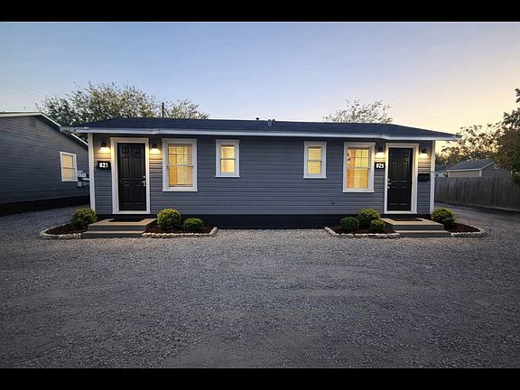 3rd image of 821-825 S Alameda St