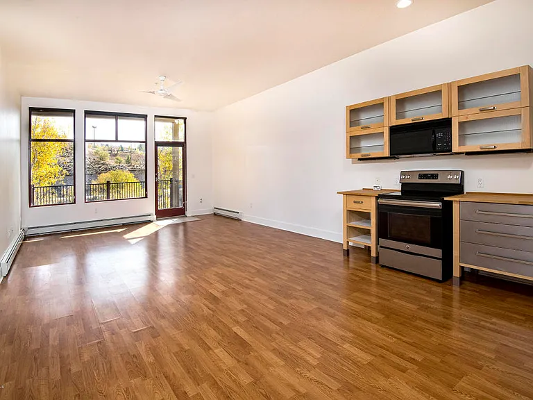 705 Nogal Rd #B3 — Photo 2