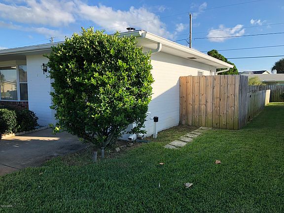 3rd image of 28 Aqua Vista Dr