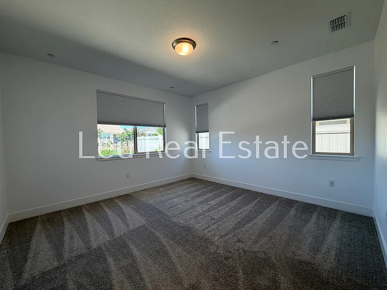 8961 Cerro Vista Dr — Photo 12