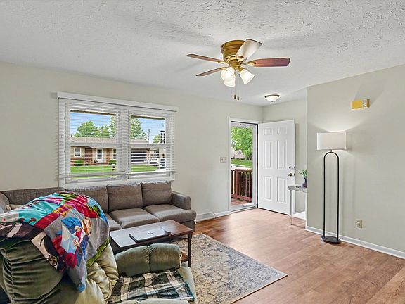 5th image of 816 N Mohave Dr