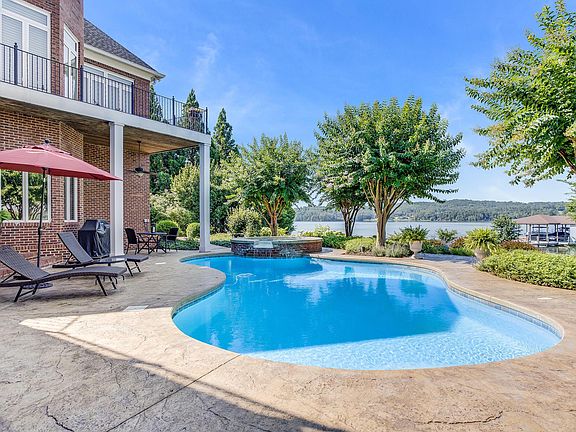 4th image of 505 Conkinnon Dr