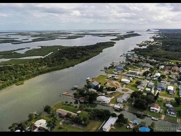 140 Indian Creek Rd, Oak Hill, FL 32759