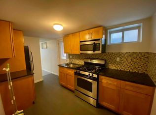 24-17 26th St, Astoria, NY 11102