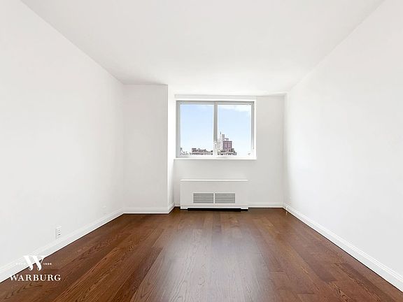 4th image of 200 E 94th St APT 2009