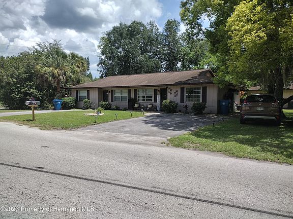 3rd image of 21520 Campbell Dr