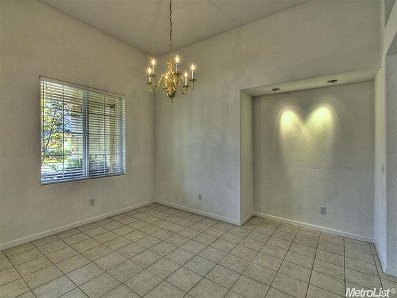 5th image of 2342 Summer Dr
