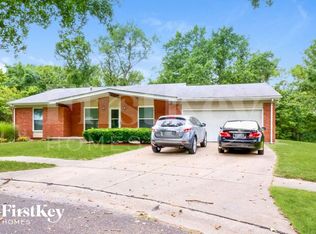 6155 Fox Chase Ct, Florissant, MO 63034