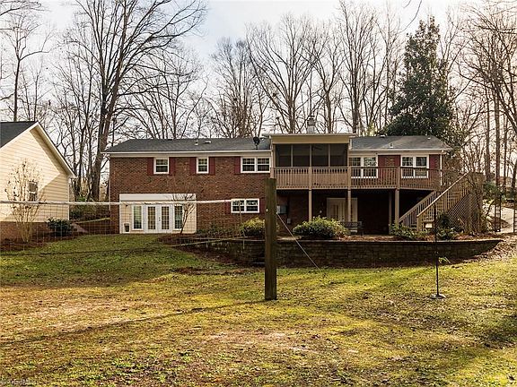 3rd image of 2205 Lynwood Dr