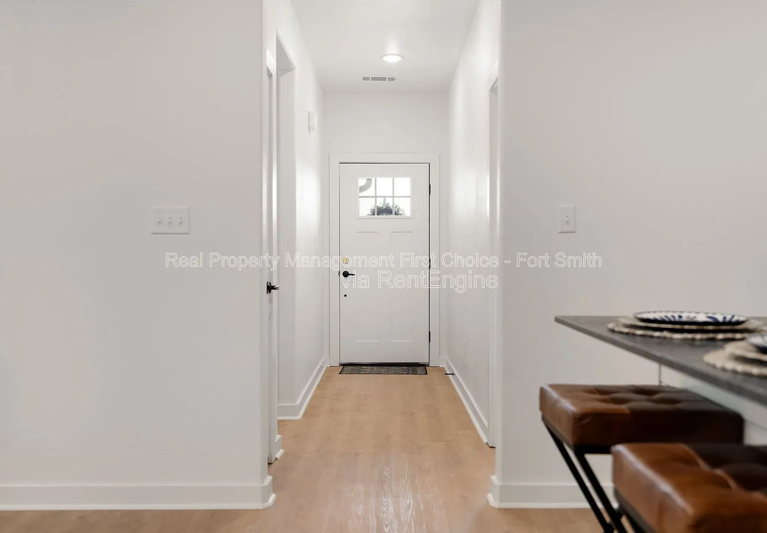 3 bed, 2.0 bath, 1487 sqft, $1,600 — Photo 3