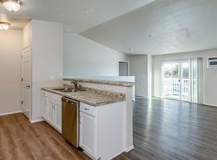 CLAYTON CROSSING, Neenah, WI 54956