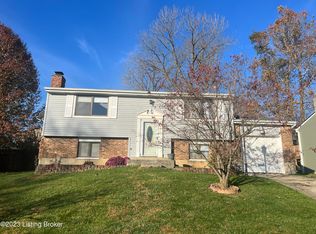 9002 John Paul Ct, Louisville, KY 40229