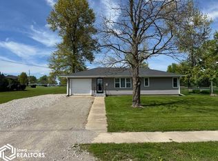 421 E Main St, Seymour, IA 52590