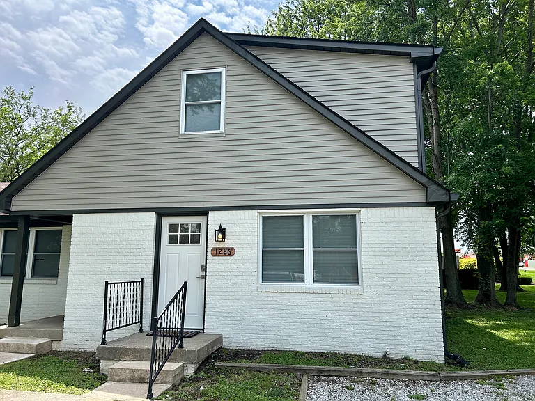 1286 Stonegate Rd — Photo 1