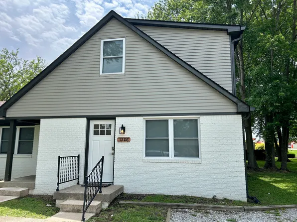 1286 Stonegate Rd, Greenwood, IN 46142