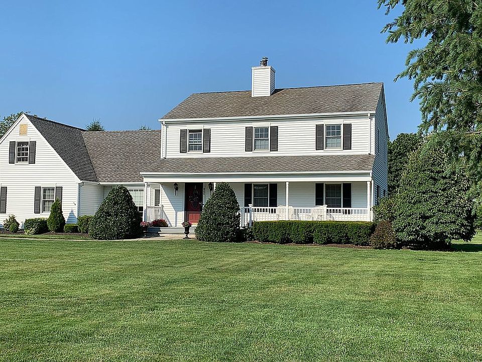 1st image of 800 Crown Land Ln