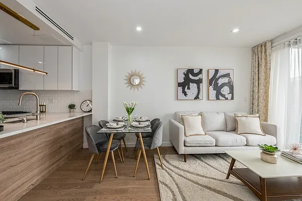 Sold by E Realty International Corp | media 10