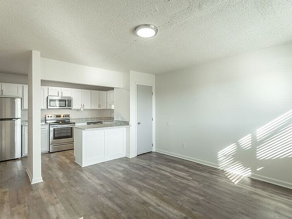 5th image of 127 Goodson Ave #2