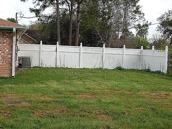 4th image of 2408 Longwood Dr
