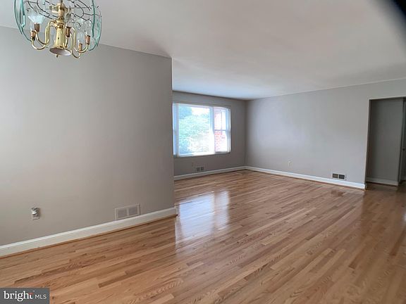4th image of 2306 Ashboro Dr
