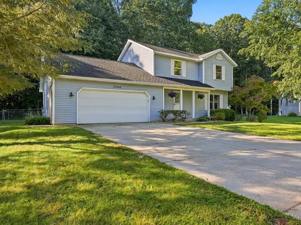 15362 Arborwood Dr, Grand Haven, MI 49417