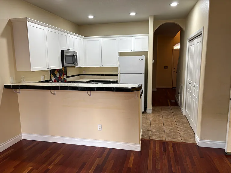 20860 NW Painted Mountain Dr — Photo 2