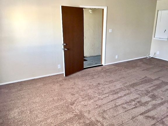 2nd image of 456 20th St #Tc