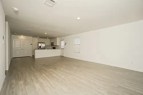 125 Parish Ln — Photo 2